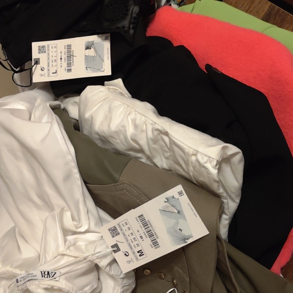 Zara Lot of 12 items with flaws but wearable - Picture 3 of 9